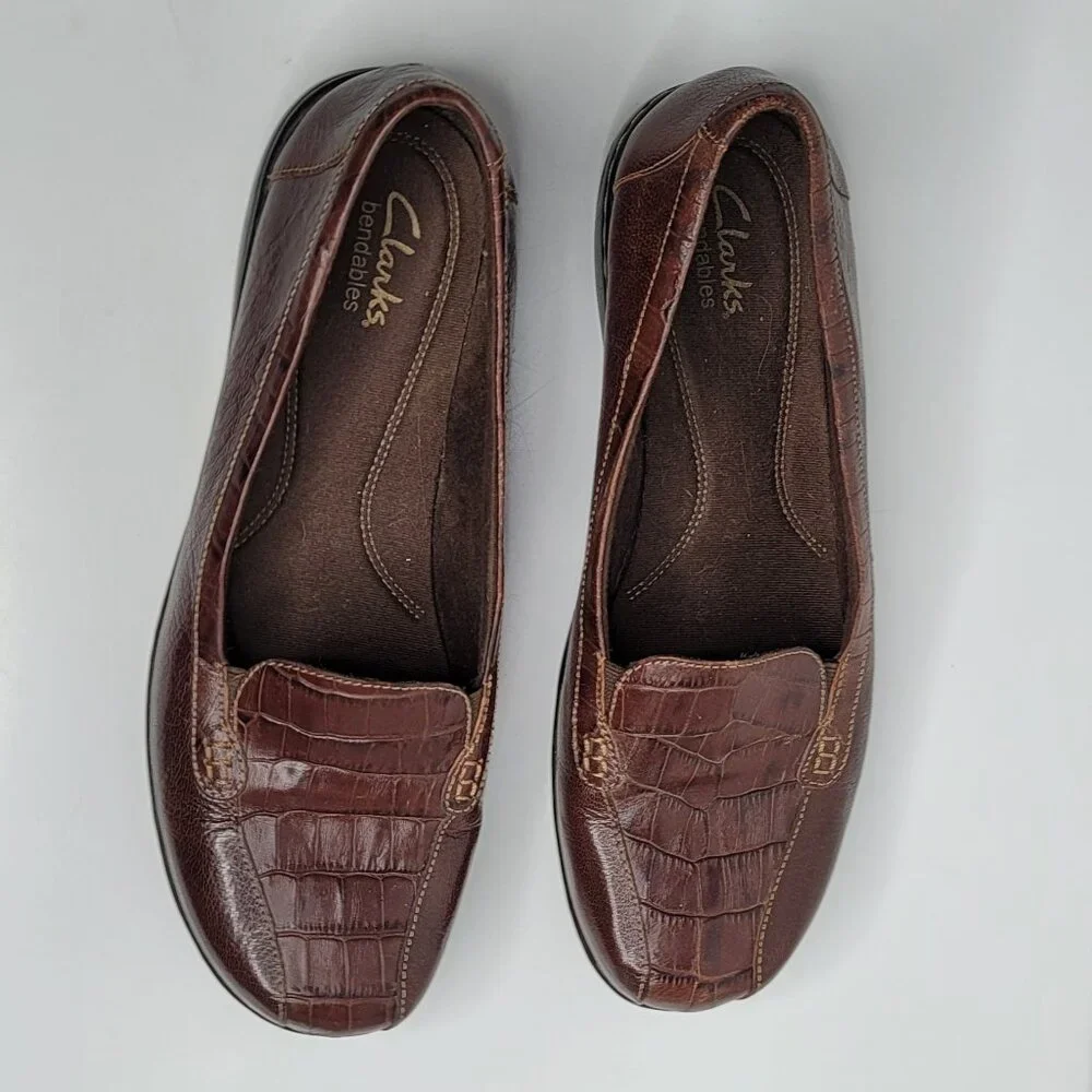 Clarks Bendable Womens 9 Bayou‎ Two Leather Slip On Croc Print Loafer Shoes